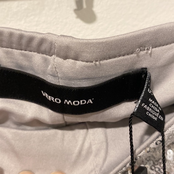 VERO MODA Women’s High Waist VMKAJE HW Shorts Sequin silver SHORTS Size XS - Picture 5 of 8